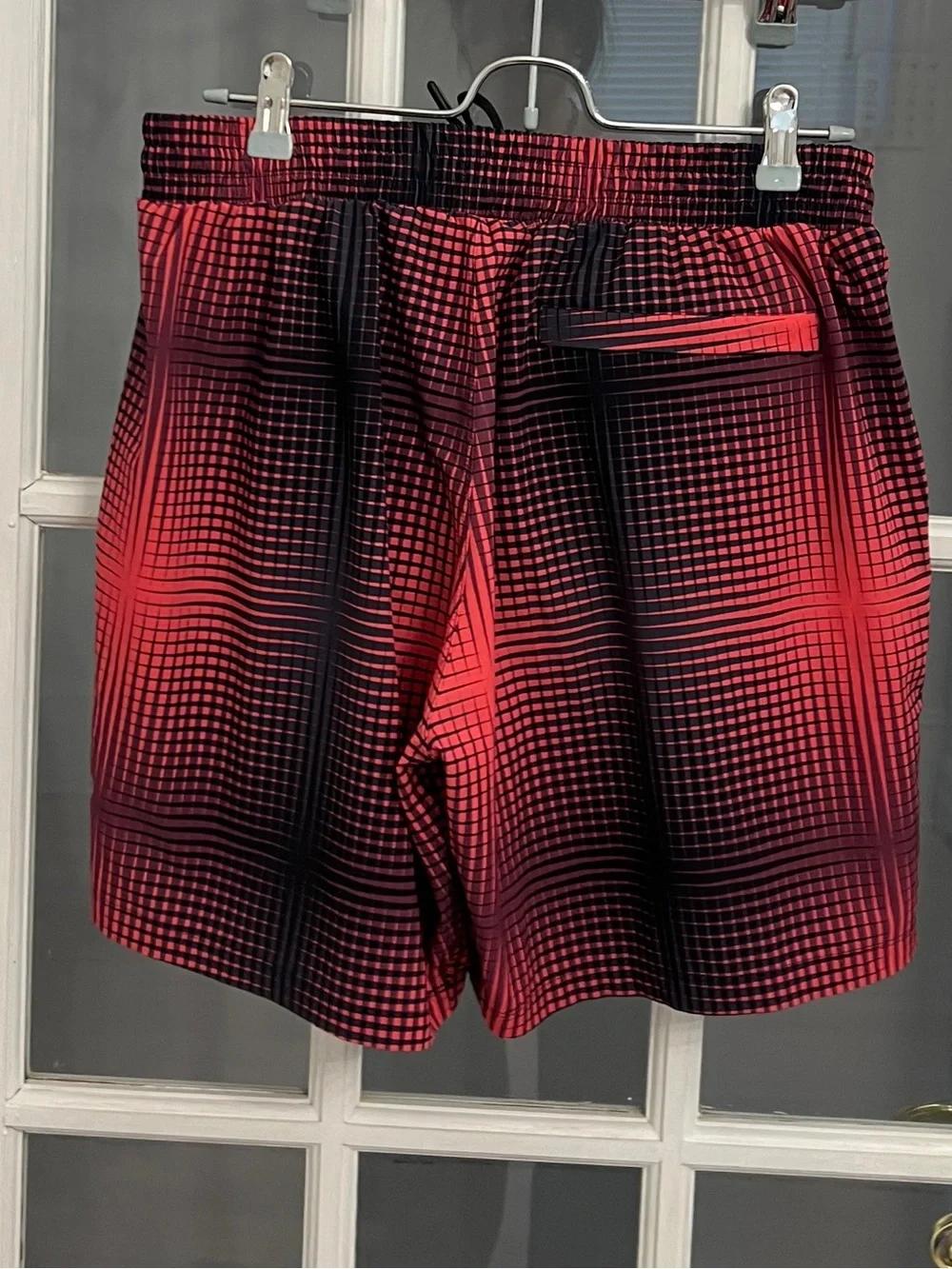 LULULEMON Men’s Red & Black Geo Print Thigh Tide 7